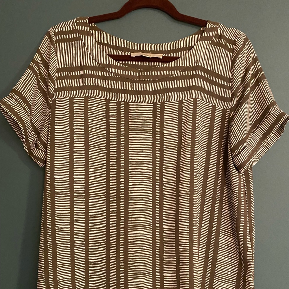 LOFT medium pattern blouse